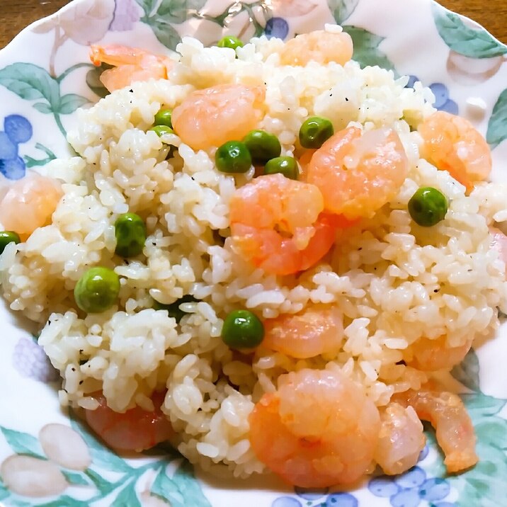 炊飯器でエビとグリーンピースのピラフ風